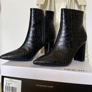 Croco High heel pointy toe Bootie